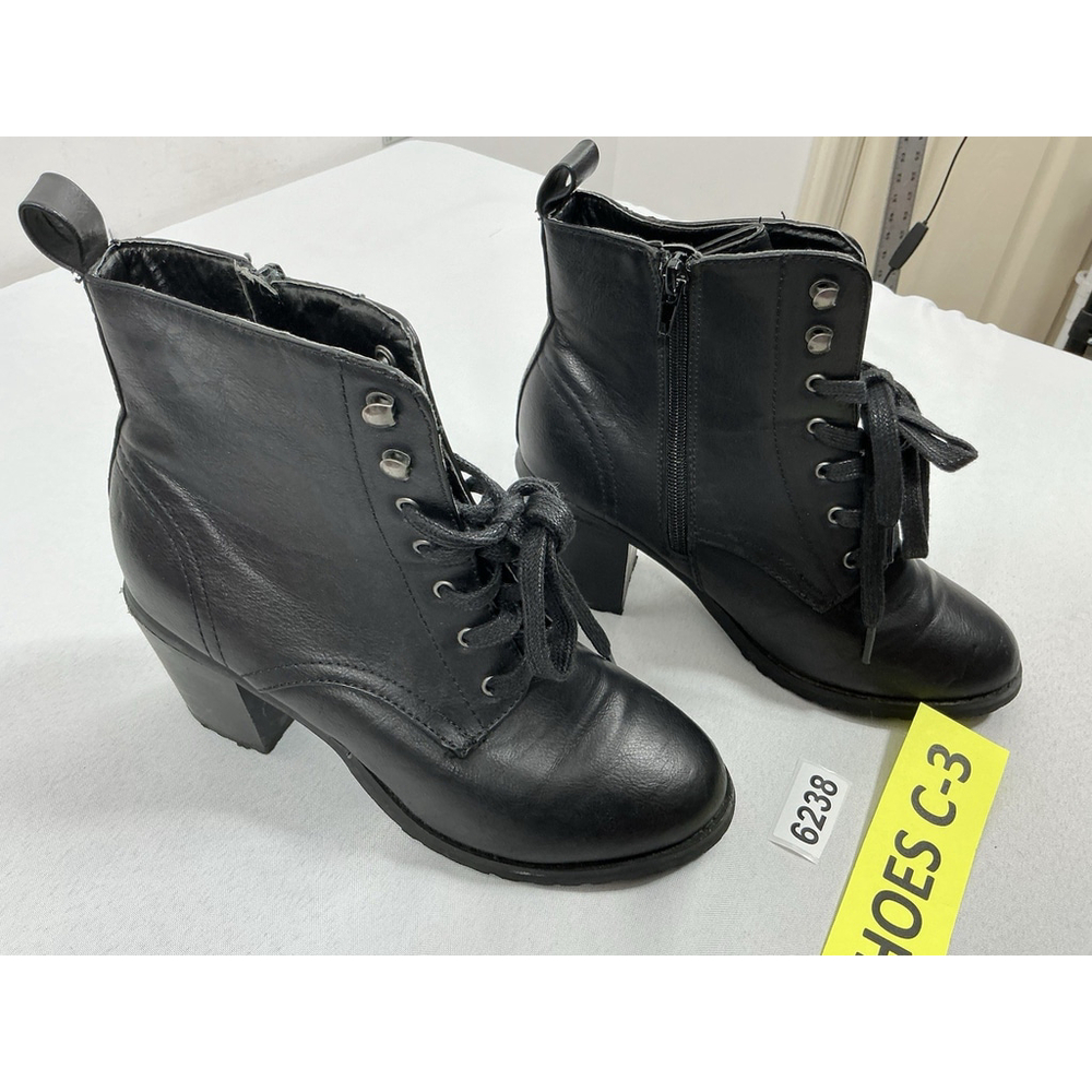 Womans Bethany Mota Ankle Boots Size 8 Black Zip Lace Block Heel